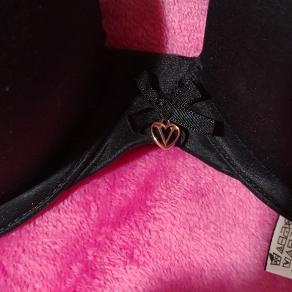 Victoria Secret Body by Victoria Push Up Bra Size 36B NWT - Picture 2 of 7